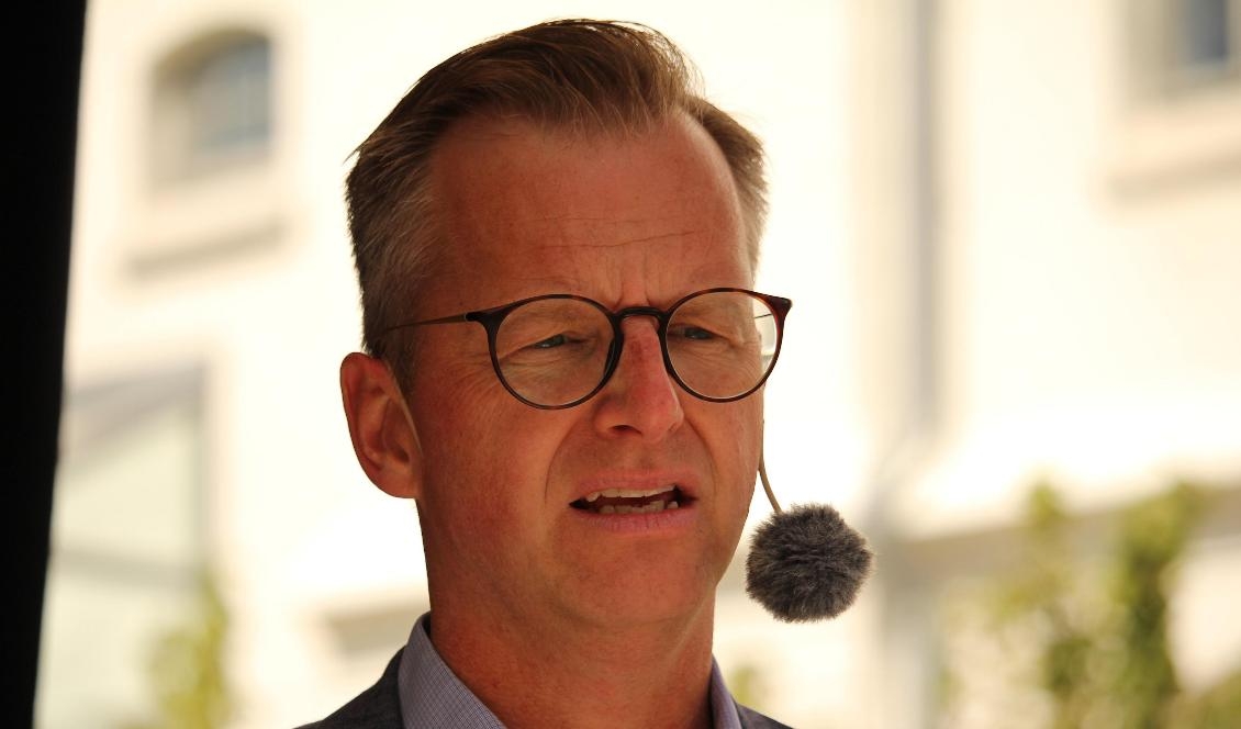 Inrikesminister Mikael Damberg (S) har bjudit in anhöriga och överlevare från Estoniakatastrofen efter nya upptäckter om hål i skrovet. Foto: Susanne W Lamm/Epoch Times. Arkivbild.