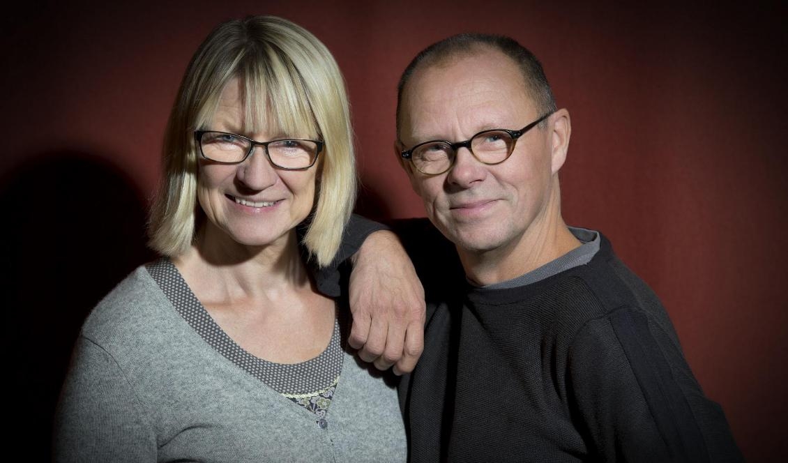 Leif och Inger Stinnerbom vid Västanå teater. Foto: Trons