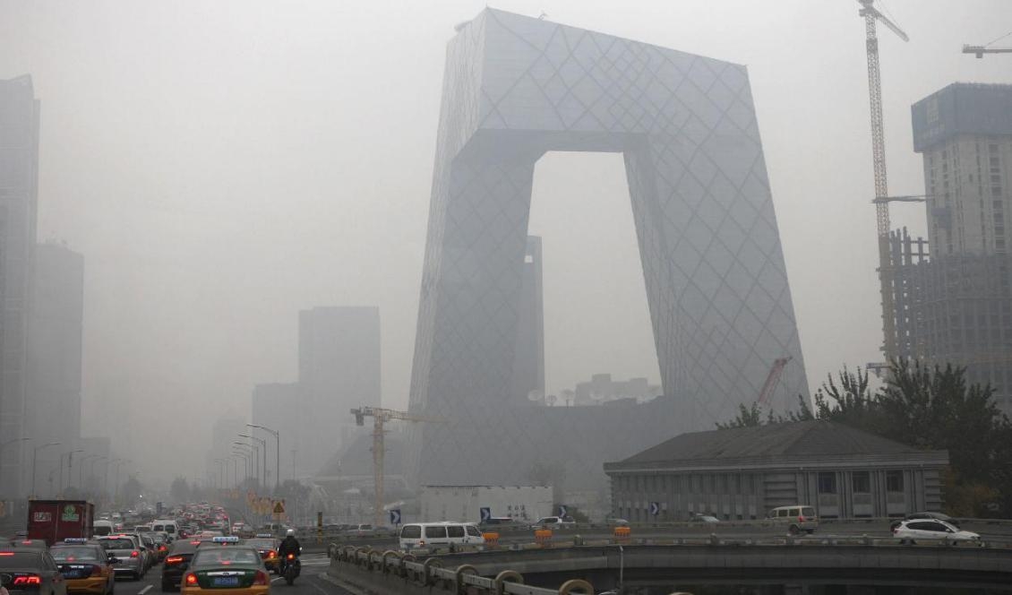 
Det statliga kinesiska tv-bolaget CCTV:s byggnad i Peking. Kinesiska myndigheter tar nu ökad kontroll över underhållningsbranschen. Foto: Getty images                                            