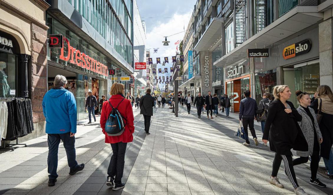




”Vi lever i en tid där människan blivit i det närmaste besatt av att ha alla tänkbara materiella ting och bekvämligheter, oavsett om hon har råd med det eller inte.” Foto: Sofia Drevemo                                                                                                                                                                                                                            