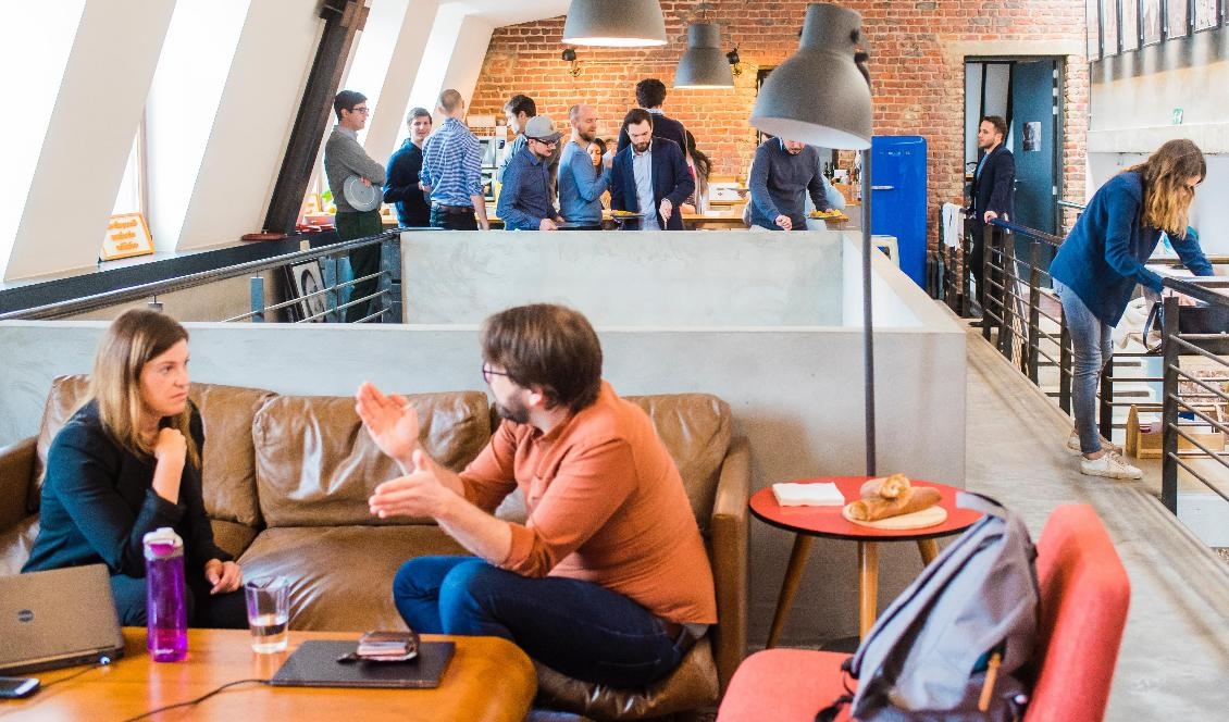 


Genom ett medvetet arbete för mer hövlighet på arbetsplatsen har forskning visat på en minskad sjukfrånvaro.                                                                                                                                     
