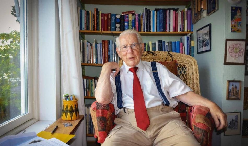 





Thage i det arbetsrum där han och Palme lade upp Socialdemokraternas strategi. Statsministern tillbringade mycket tid här. Det var hans oas fjärran från intensivt regeringsarbete. Foto: Lars Liljesvärd                                                                                                                                                                                                                                                                        