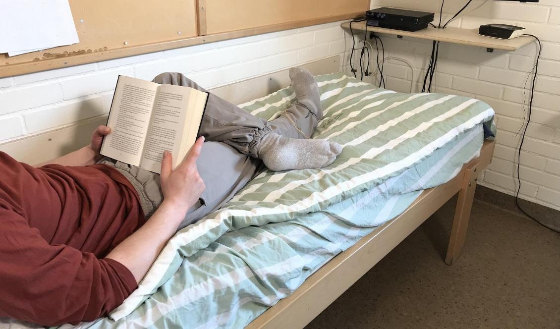Så här kan en fängelsecell se ut. Kriminalvården återöppnar nu gamla anstalter. Foto: Kriminalvården