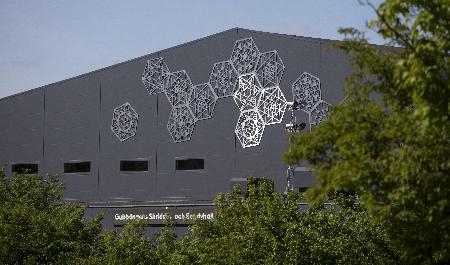 Gubbängens Skridsko- och bandyhall stod färdig sommaren 2020. Hallen är belägen i Gubbängen i Stockholm och är hemmahall för alla bandyklubbar i huvudstaden. Foto: Pär Fredin/TT