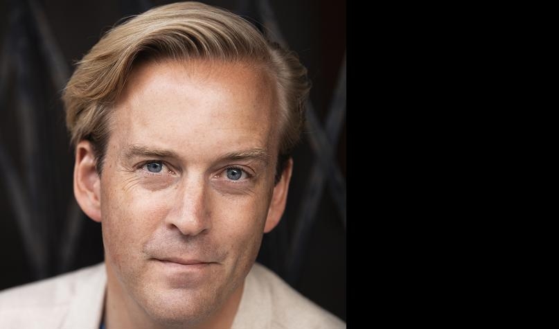 Skådespelaren och skribenten Andreas T. Olsson tillhör Dramatens fasta ensemble och tilldelades Karl Gerhardstipendiet 2018 och Lena Nyman-priset 2019. Foto: Mats Bäcker