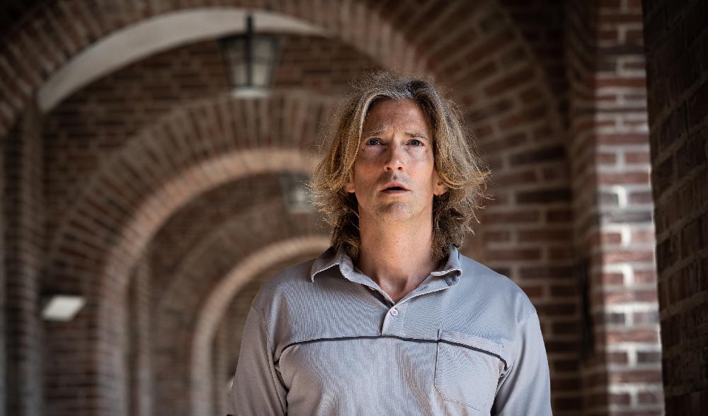 Rasmus Dahlstedt har skrivit en bok full av charm och humor. Foto: Sofia Drevemo