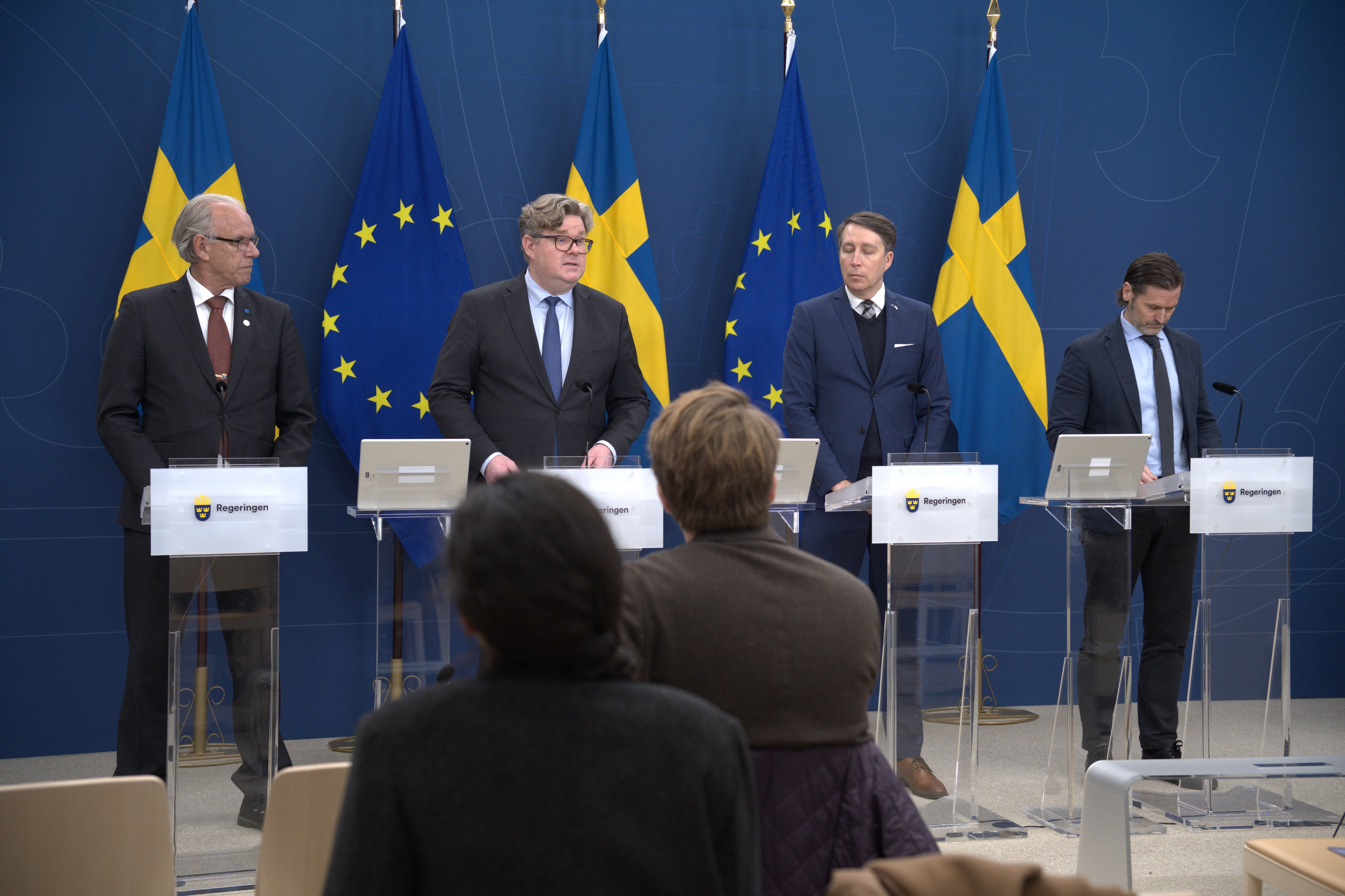 Torsten Elofson, rättspolitisk talesperson (KD), Gunnar Strömmer (M), justitieminister, Richard Jomshof (SD), ordförande i justitieutskottet och Martin Melin (L), talesperson i polisfrågor på en pressträff den 1 februari. Foto: Roger Sahlström