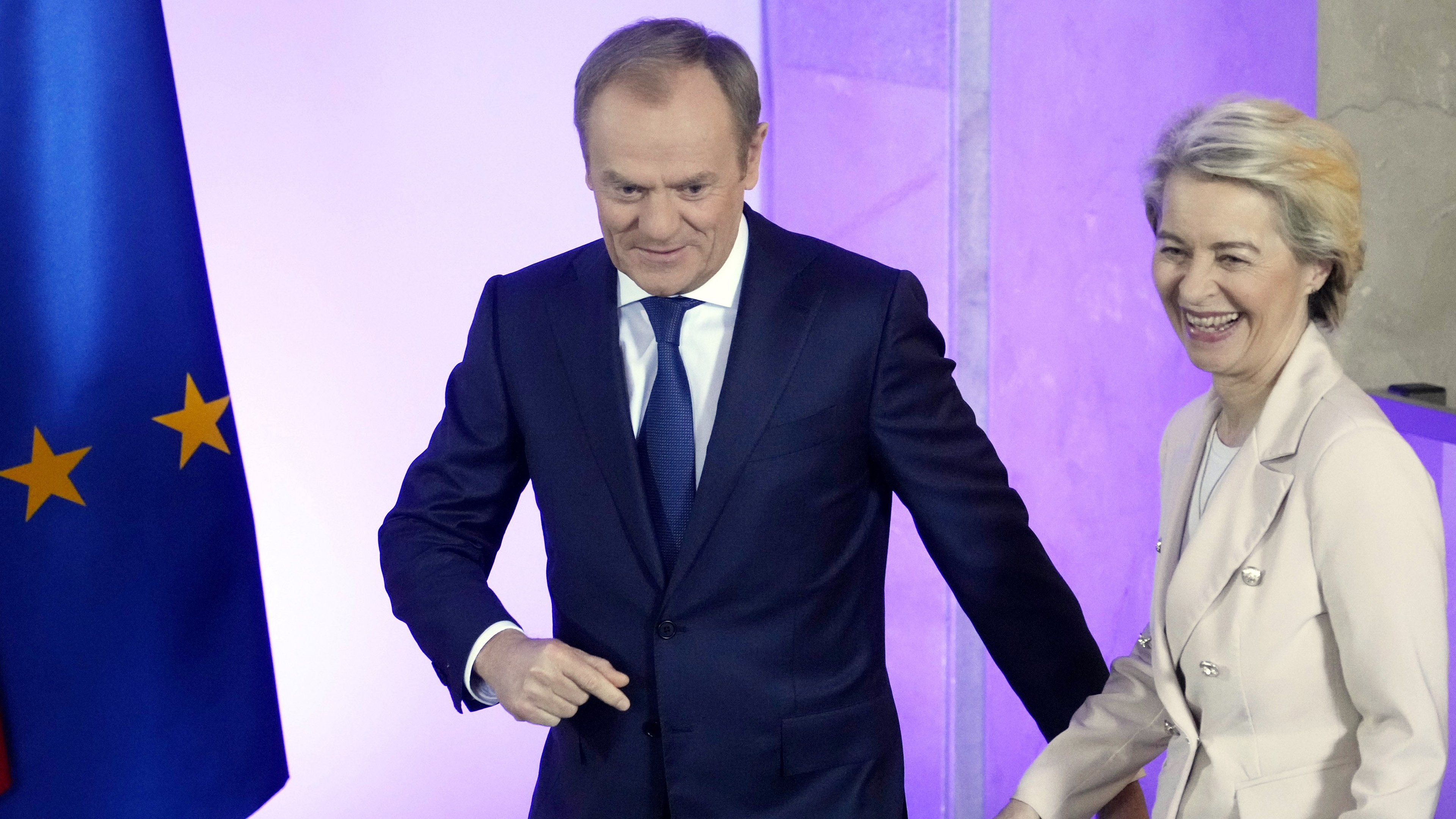 Polens premiärminister Donald Tusk och EU-kommissionens ordförande. Foto: Czarek Sokolowski/AP/TT