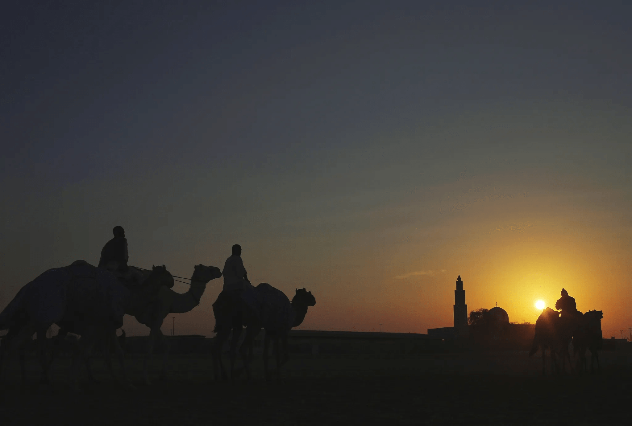 Har du ända sedan barnsben närt en dröm om att få uppleva exotiska basarer och kamelritter in i den blodröda solnedgången, men även spektakulära, futuristiska byggnadsverk? I Dubai behöver du inte välja. Foto: Christopher Furlong/Getty Images