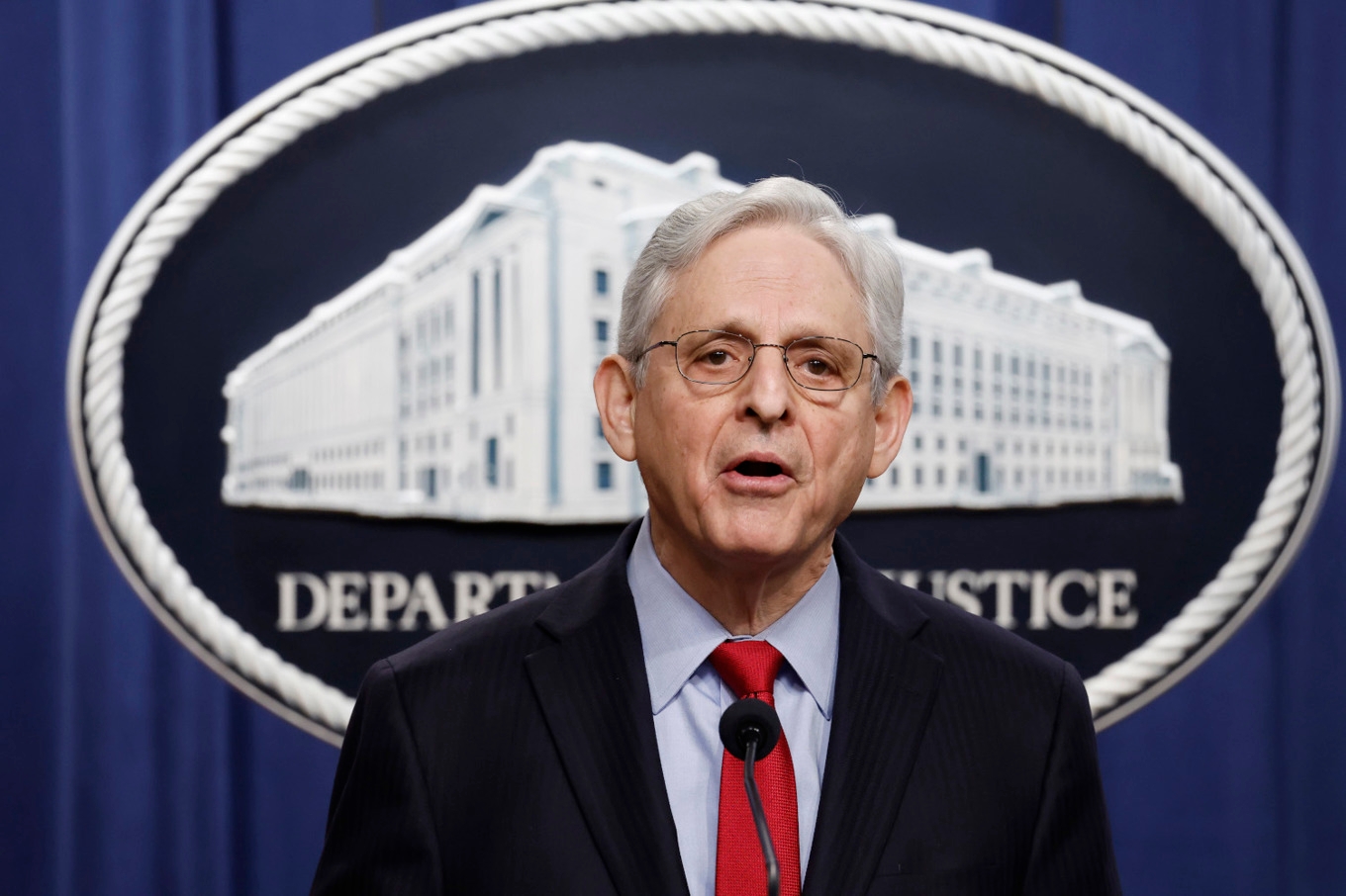 Justitieminister Merrick Garland tvingas gå på defensiven. Foto: Anna Moneymaker/Getty Images