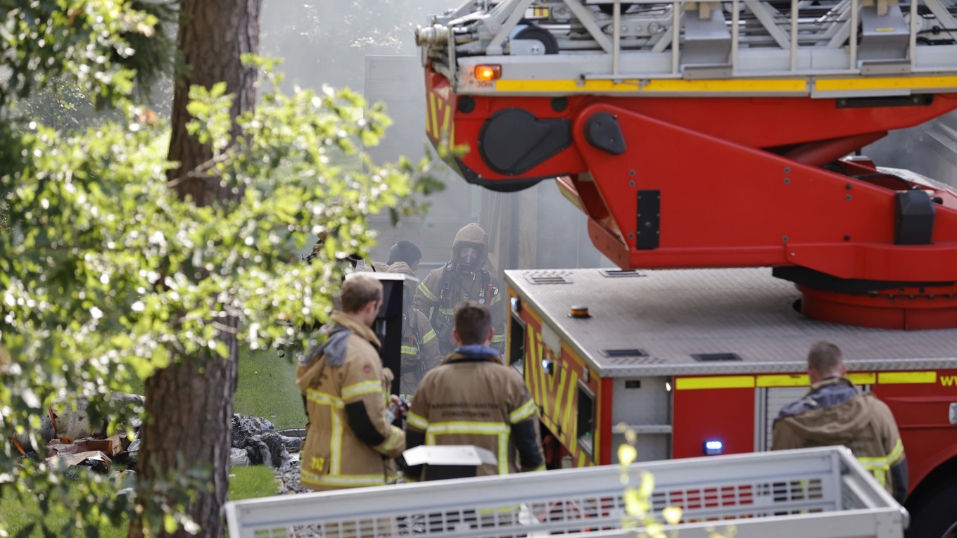 En man har gripits misstänkt för grov mordbrand efter att två bränder brutit ut på två olika ställen i ett flerfamiljshus i Lerum, utanför Göteborg. Foto: Adam Ihse/TT