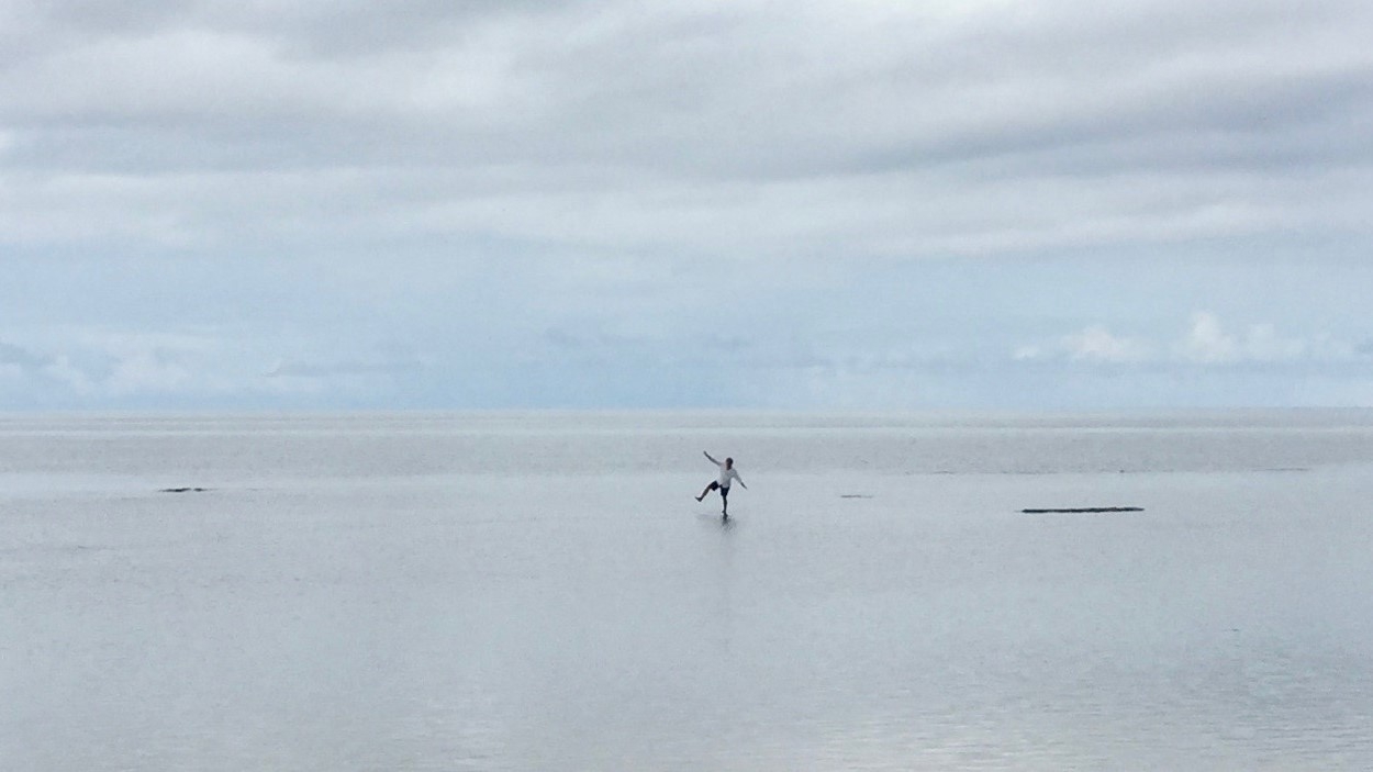 ”Klockan” – om människans såväl utsatthet som okuvliga livsvilja; allt ter sig samtidigt möjligt och omöjligt. Foto: Ann Rasmunds