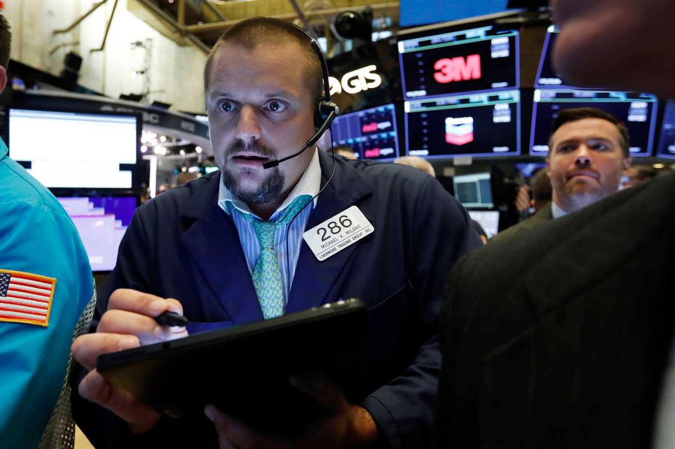Dollarn lyfter till den högsta kursen på över två år mot euron i årets inledande handel. Arkivbild. Foto: Richard Drew AP/TT