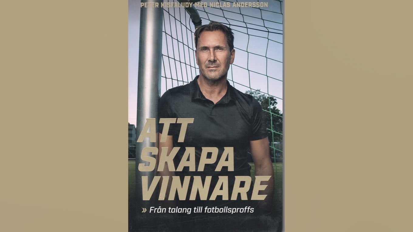 Peter Kisfaludy har en diger meritlista vad gäller att lära upp pojkar till mer än kapabla fotbollsspelare.