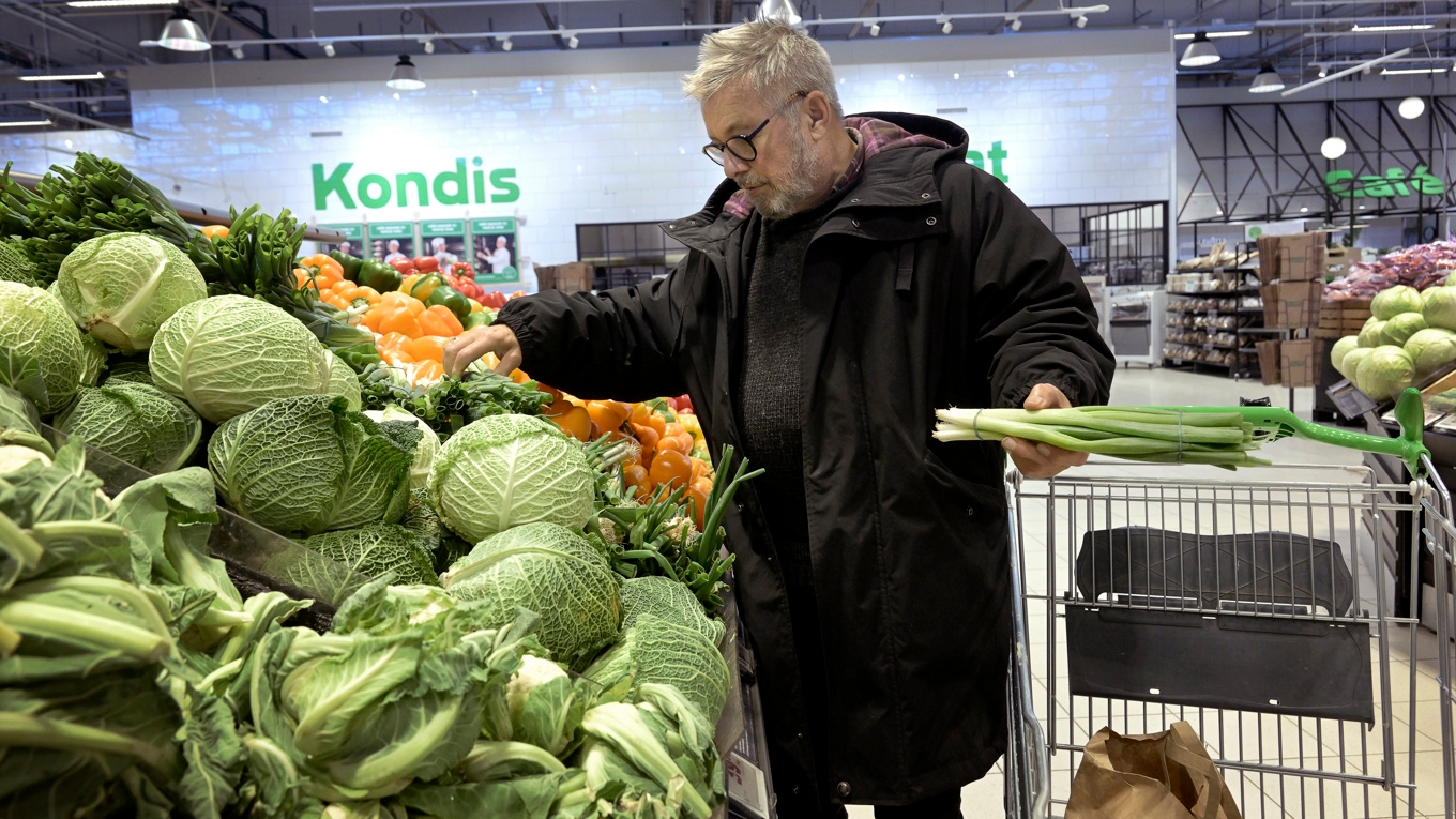 Skippa kondisvarorna och satsa på det gröna. Så lyder Livsmedelsverkets uppdaterade kostråd. Arkivbild. Foto: Janerik Henriksson/TT