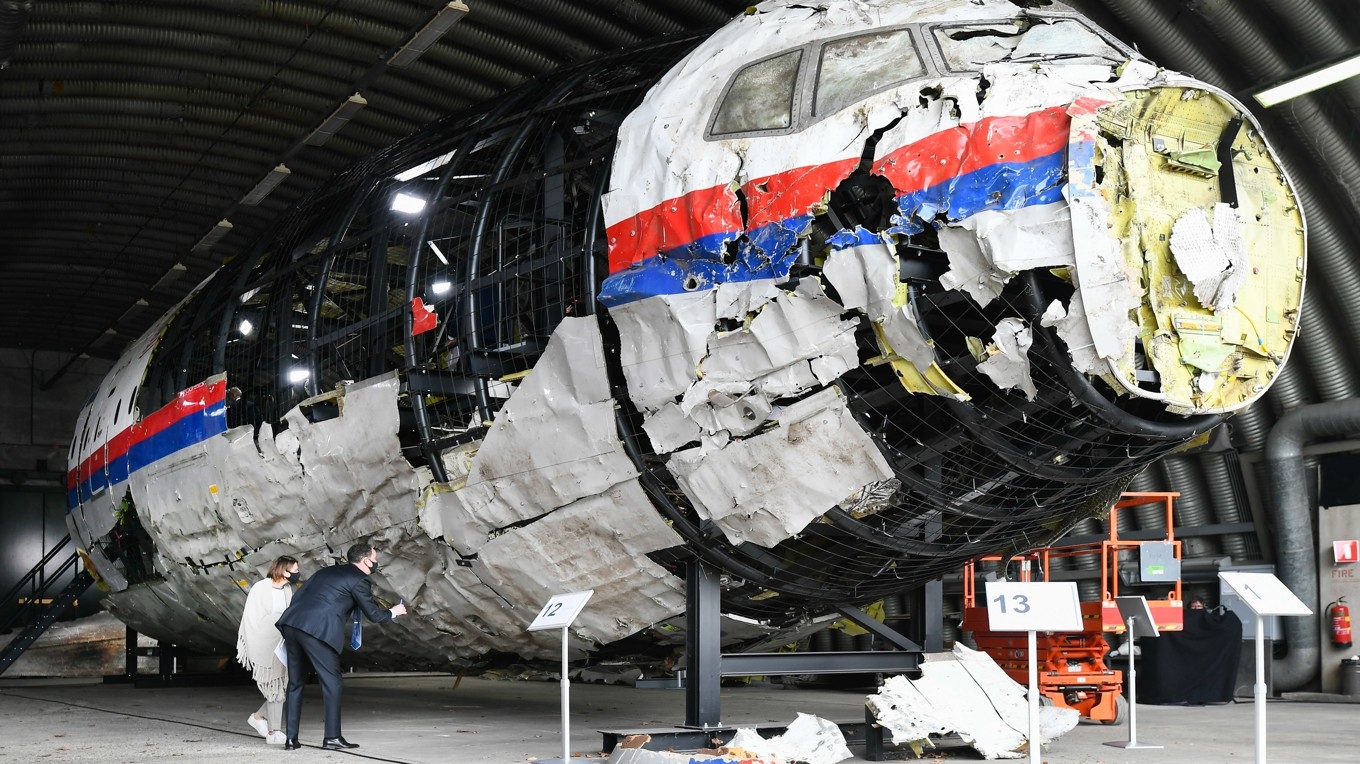 Rekonstruktionen av MH17 inspekterades vid en mordrättegång mot tre ryssar och en ukrainare i maj 2021 i Nederländerna. Foto: Piroschka van de Wouw/Getty Images