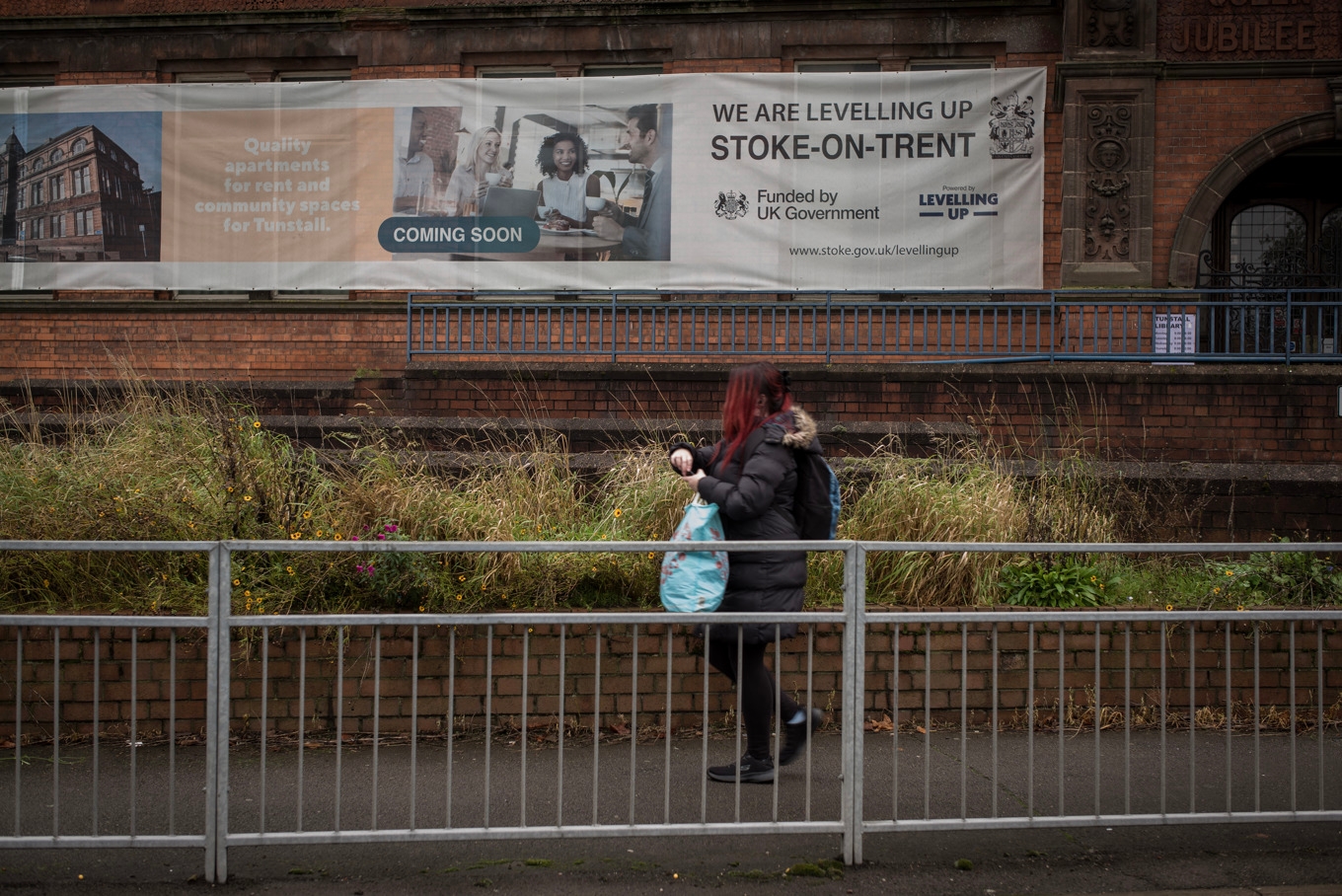 Unga britter blir allt mer benägna att helt hamna utanför arbetsmarknaden, ofta kopplat till psykisk ohälsa eller npf-diagnoser. Bilden är från Stoke-on-trent. Foto: Christopher Furlong/Getty Images