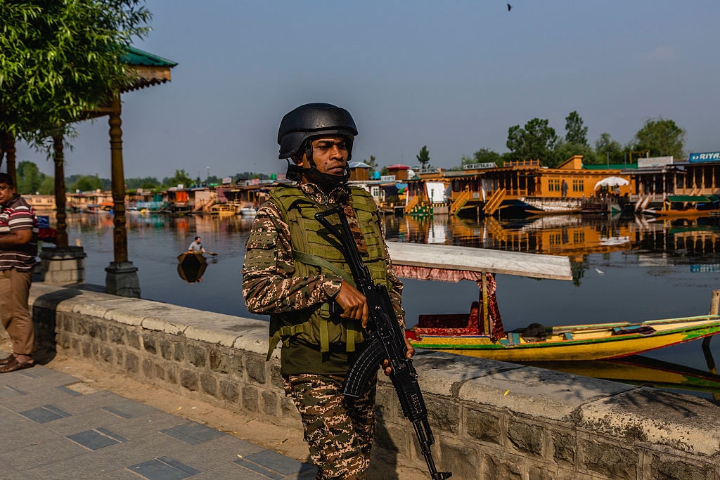 En bräcklig vapenvila råder för närvarande mellan Indien och Pakistan efter flera dagar av intensiva strider över gränserna. Foto av Yawar Nazir/Getty Images