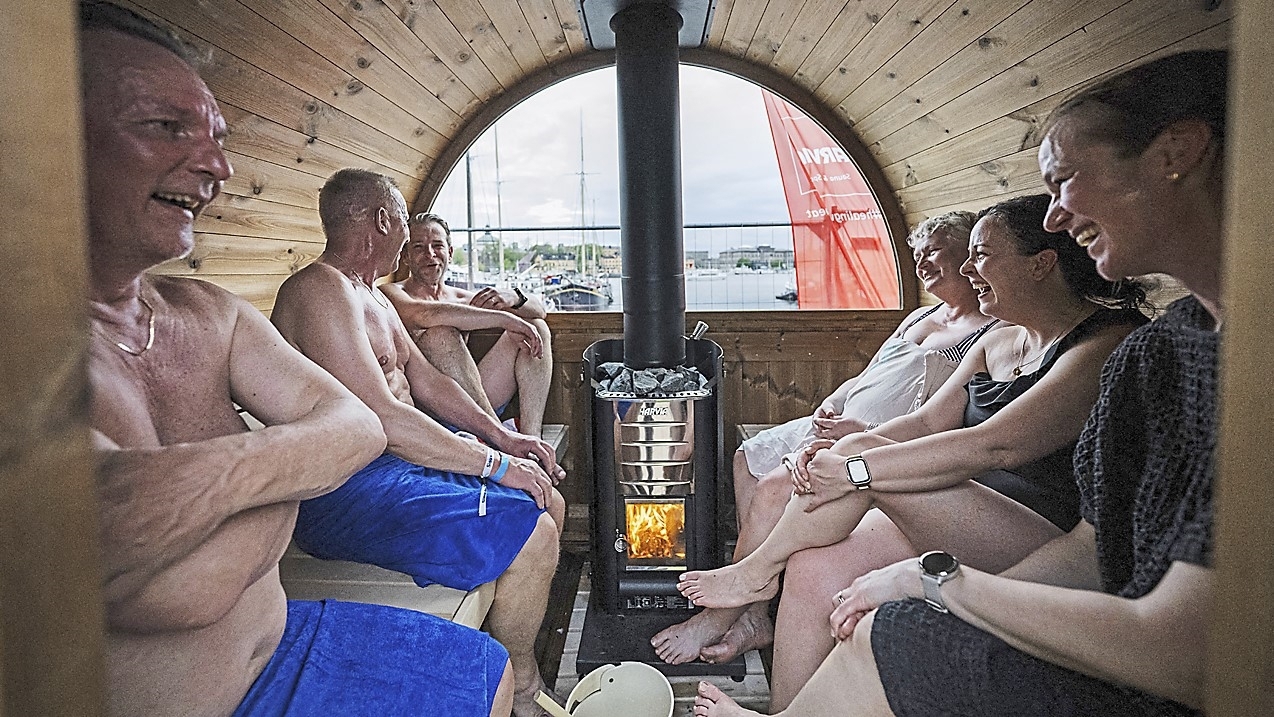 ”Bara Bastu” – en festival i Stockholm för att fira bastutraditionen i Sverige. Senare på kvällen, den 17 maj, var KAJ med i Eurovisionfinalen. Foto: Jonathan Näckstrand/AFP via Getty Images