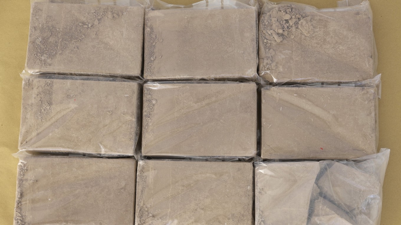 På bilden ser man ett beslag av nio kilo heroin som gjordes i en lastbil i Norra hamnen i Malmö i slutet av februari. Foto: Tullverket