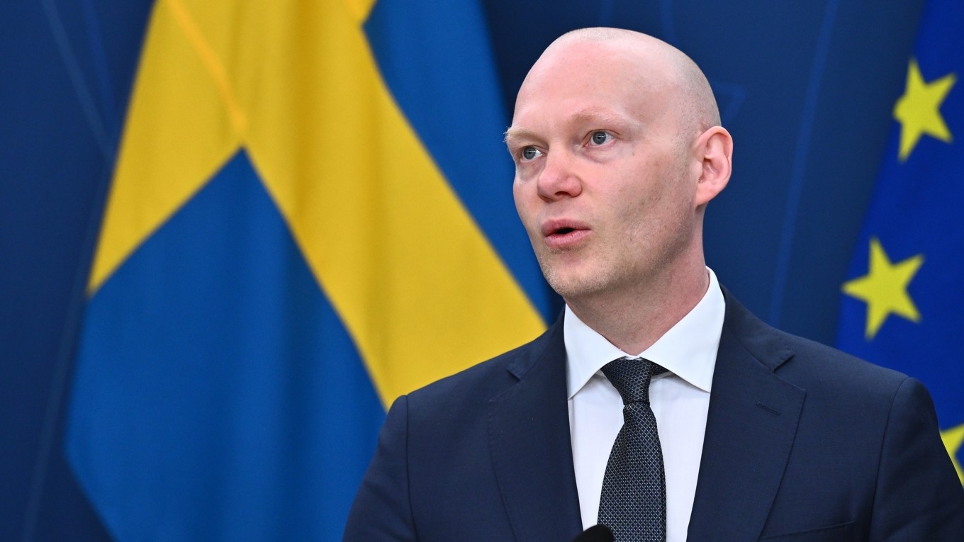 Finansmarknadsminister Niklas Wykman (M) under pressträffen om förslag på förändringar av bolånereglerna. Foto: Claudio Bresciani/TT