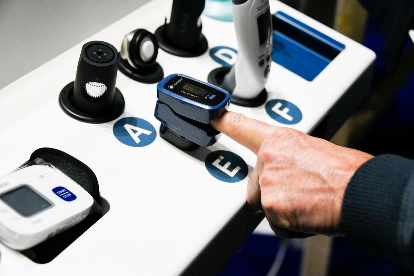 Europeiska tillverkare av medicinteknik upplever en orättvis konkurrens på den kinesiska marknaden. Nu överväger EU att begränsa kinesiska företags möjligheter att delta i offentliga upphandlingar av medicinteknik.  Foto: Magali Cohen/Hans Lucas/AFP via Getty Images