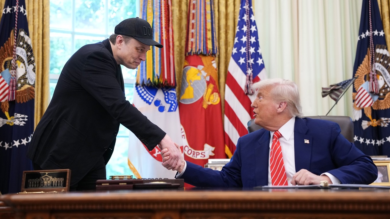 Elon Musk och Donald Trump i Ovala rummet i Vita huset i amerikanska huvudstaden Washington DC. Foto: Kevin Dietsch/Getty Images