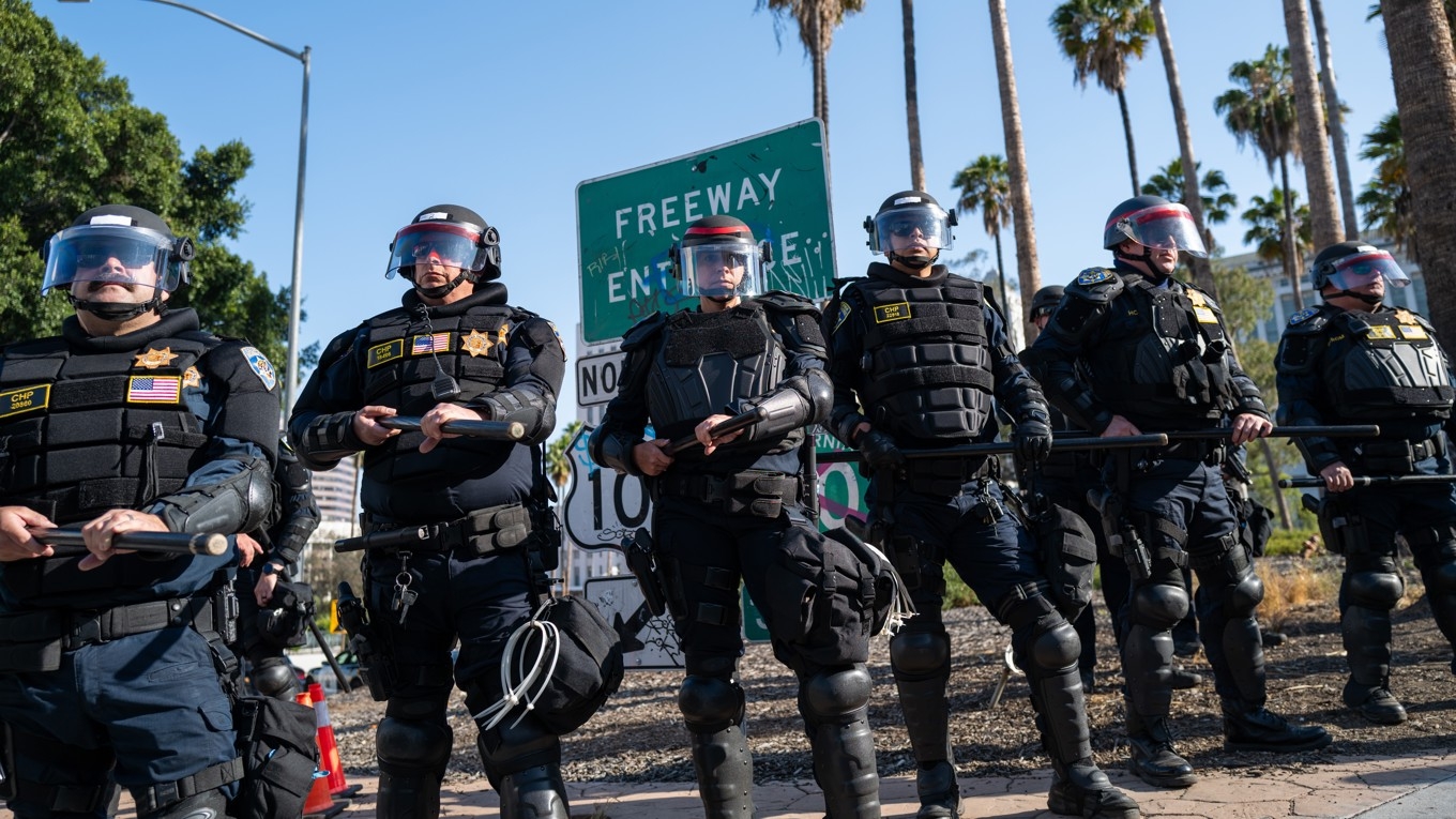Polisen i centrala Los Angeles den 11 juni. Foto: Spencer Platt/Getty Images