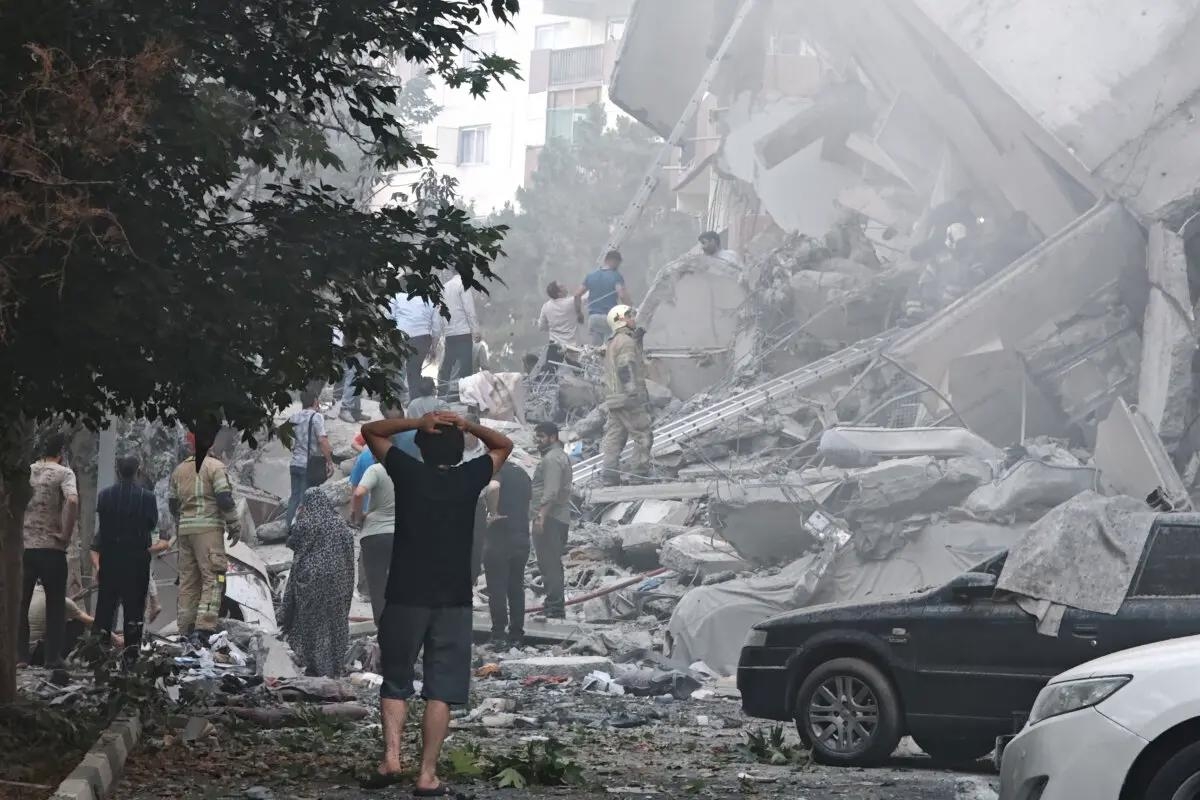 Förödelse efter en israelisk attack i Teheran den 13 juni. Foto: Majid Saeedi/Getty Images