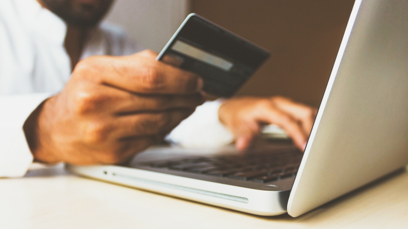 E-handeln omsatte mindre i maj i år än för ett år sedan. Foto: Pixabay