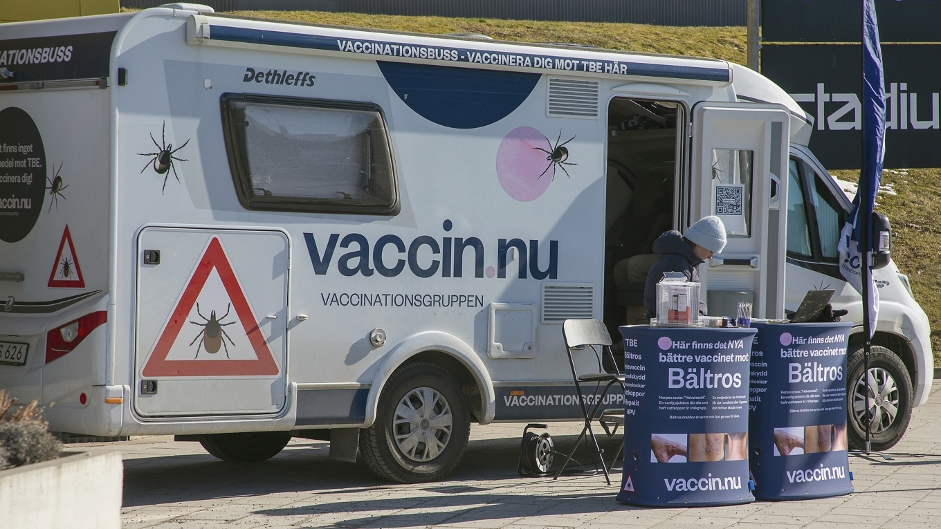 Ute i landet förekommer vaccinationsbussar som erbjuder vaccination mot TBE. Foto: Fotograferna Holmberg/TT