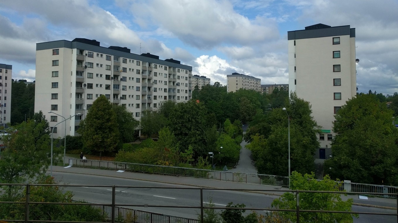 Höghus i Bredäng, en förort till Stockholm. Foto: Shutterstock
