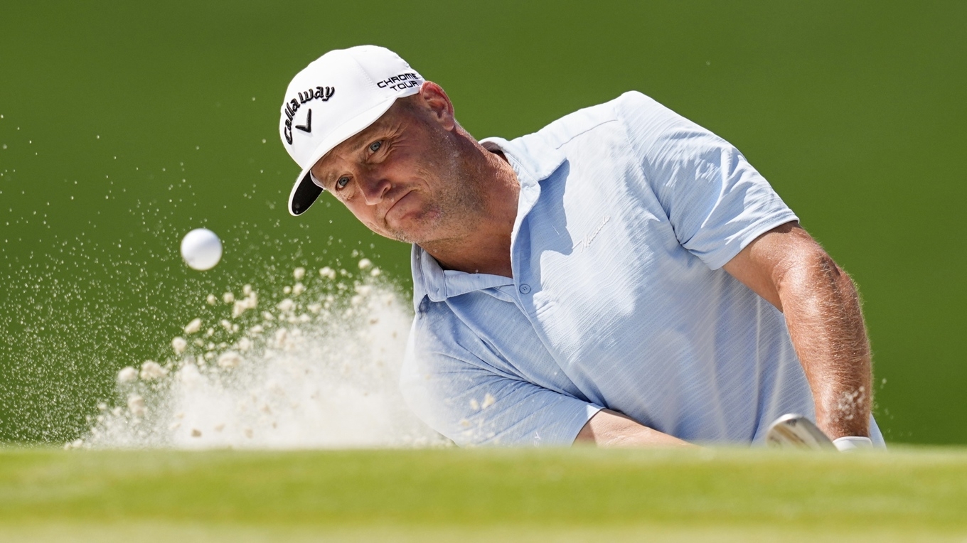 Alex Norén kan skrälla och vinna i US Open. Toursegraren Jarmo Sandelin tror på svensken som visat väldigt fin form på sistone. Foto: David J. Phillip/AP/TT