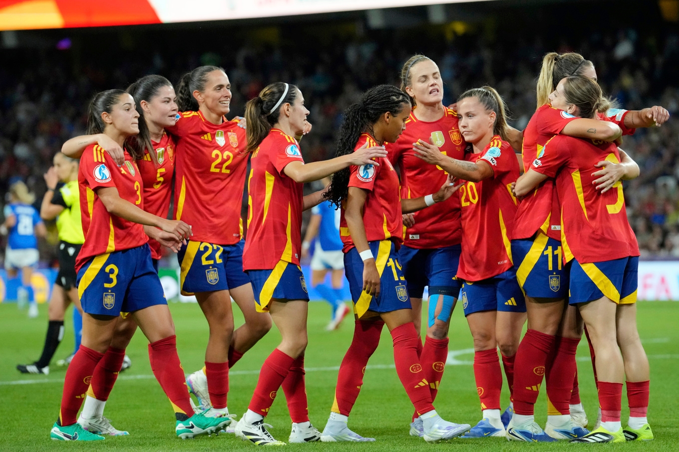 Spanien firade efter Esther González mål mot Italien. Foto: Martin Meissner/AP/TT