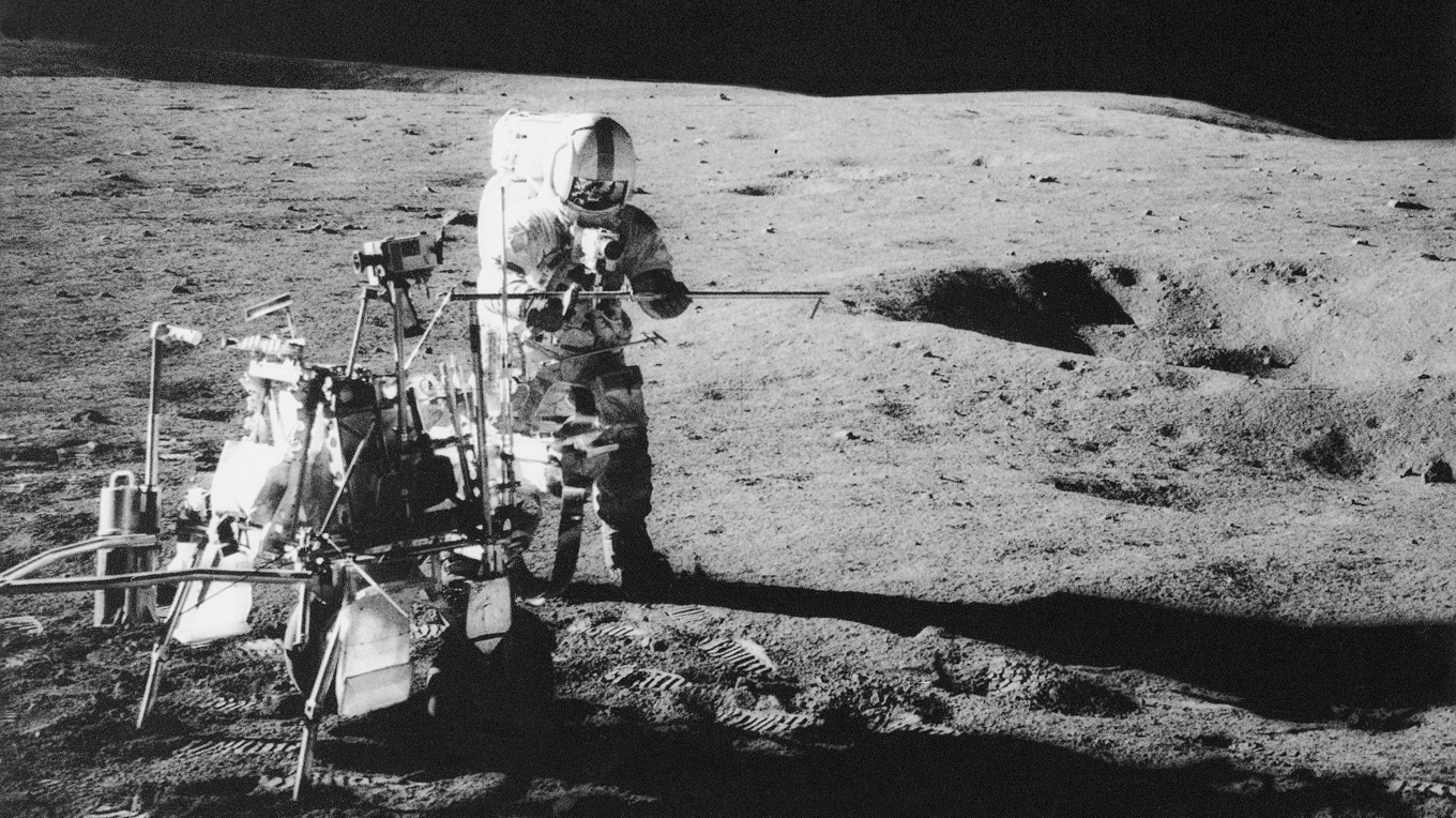 En av rymdhistoriens mest oväntade och charmiga episoder. Foto: AP/TT BILD