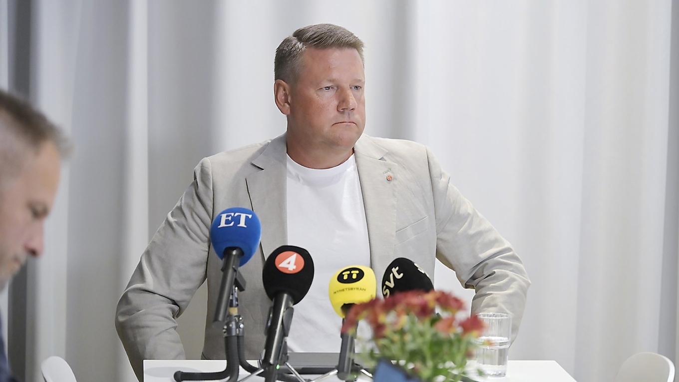 Tobias Baudin, Socialdemokraternas partisekreterare, vid en pressträff på partiets huvudkontor på Sveavägen 68. Foto: Roger Sahlström