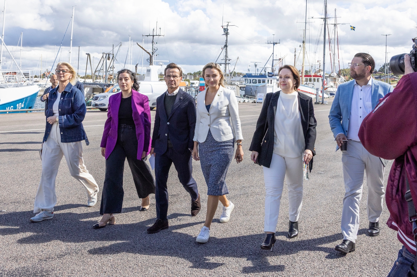 Skribenten resonerar kring kritiskt tänkande med stöd i berättelsen om ”grodan”. Bilden från torsdagen den 21 augusti. Då bjöd statsminister Ulf Kristersson, energi- och näringsminister Ebba Busch, utbildnings- och integrationsminister Simona Mohamsson, finansminister Elisabeth Svantesson och Sverigedemokraternas partiledare Jimmie Åkesson in till pressträff om kärnkraftsfrågan. Medverkade gjorde även Vattenfalls vd och koncernchef Anna Borg. Foto: Ninni Andersson/Regeringskansliet