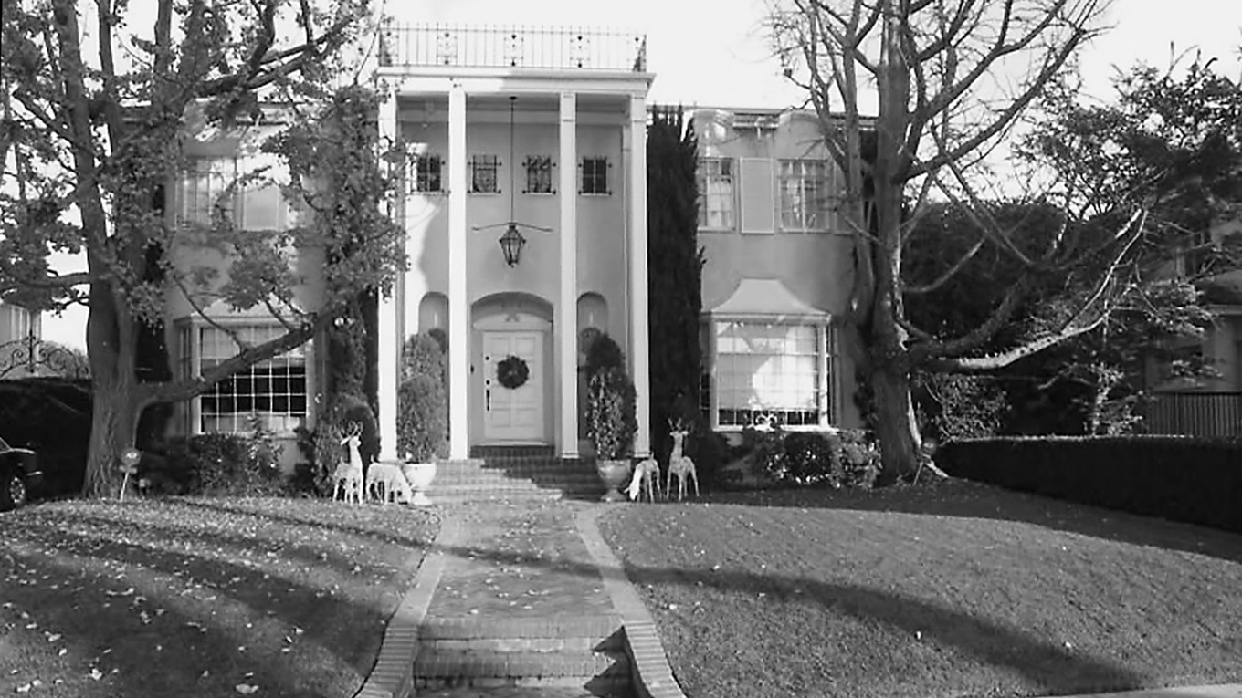 Lars Roos bor sedan 22 år tillbaka i ett magnifikt hus i den minst sagt burgna stadsdelen Hancock Park. Foto: Privat