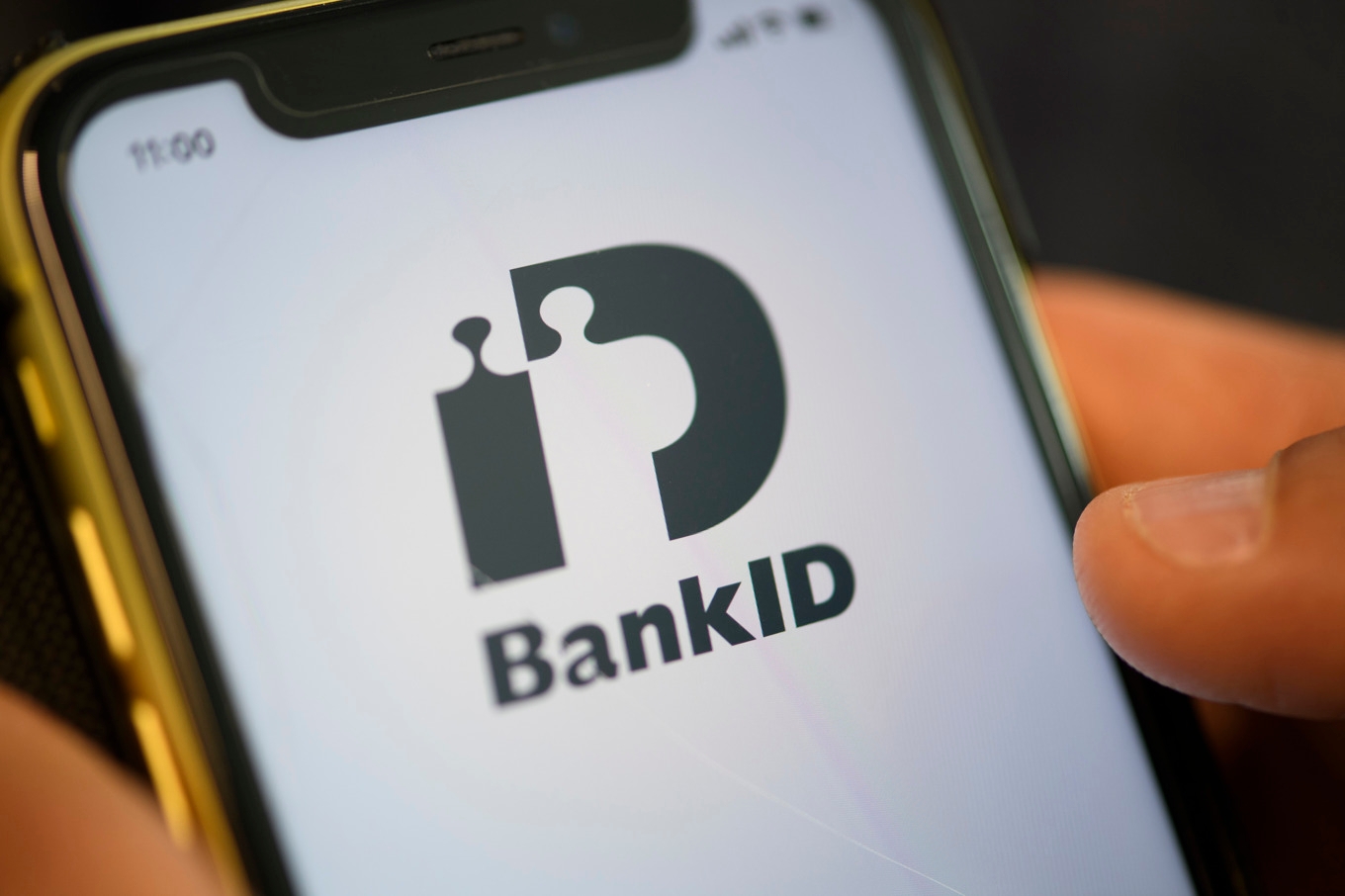 Bank-id kommer att sluta fungera på telefoner med äldre operativsystem i mars nästa år. Arkivbild. Foto: Oscar Olsson/TT