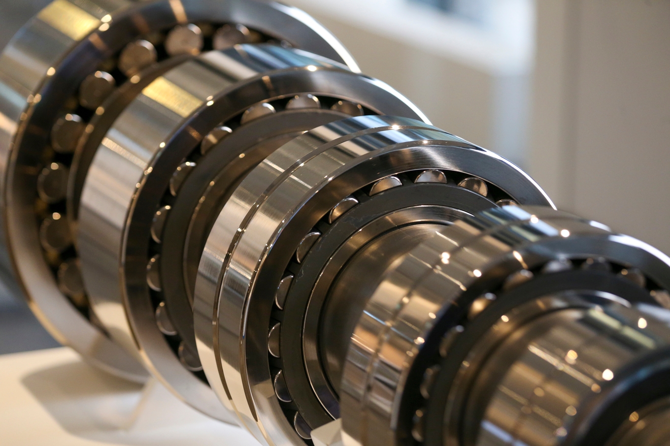 SKF-kullager. Enligt företaget är de kullager som identifierats i ryska drönare inte äkta SKF-produkter. Foto: Nicolas Maeterlinck/Belga Mag/AFP via Getty Images