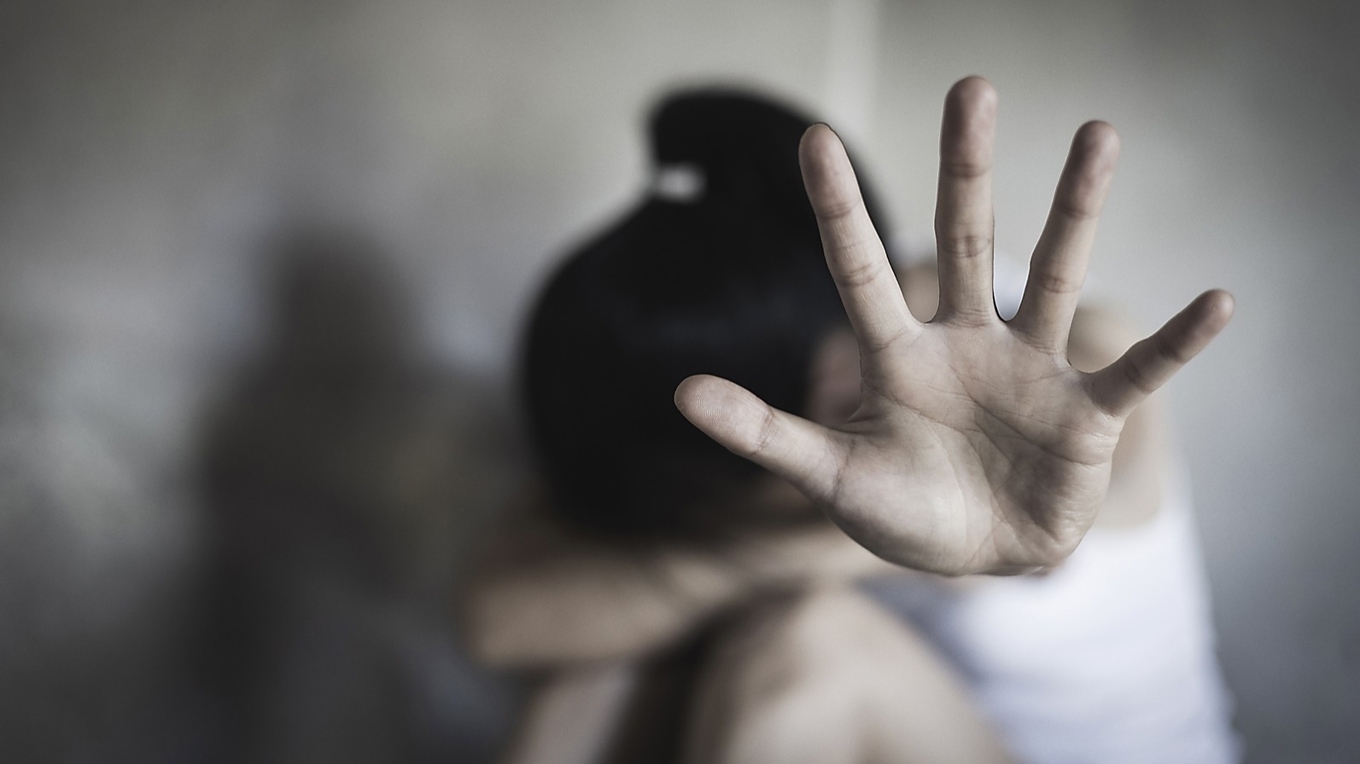 Det kan uppstå samma kognitiva dissonans i en ideell organisation som i ett förhållande med en våldsam make, skriver krönikören. Foto: Shutterstock