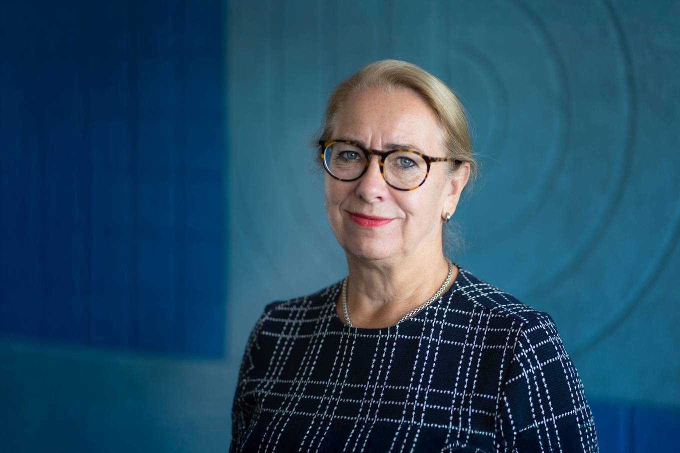 Ulrika Rosengren på Skolinspektionen anser att rektorerna behöver ta ett större ansvar för hur de nationella proven genomförs på komvux på gymnasial nivå. Foto: Skolinspektionen