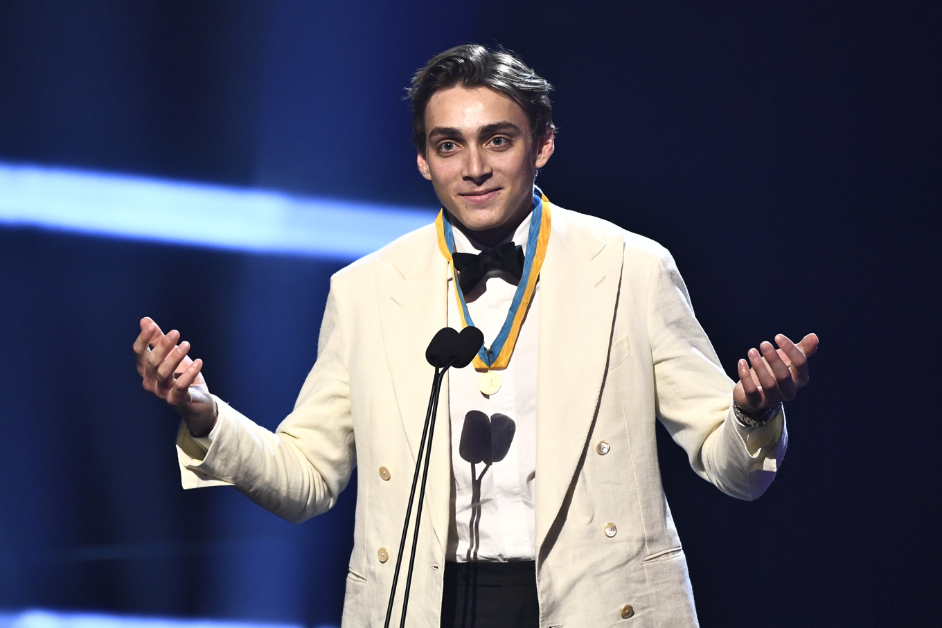 Armand Duplantis när han tog emot sitt bragdguld på Idrottsgalan för dubbla världsrekord 2020. Stavhoppsstjärnan prisades även efter OS-guld och världsrekord 2024. Arkivbild. Foto: Claudio Bresciani/TT
