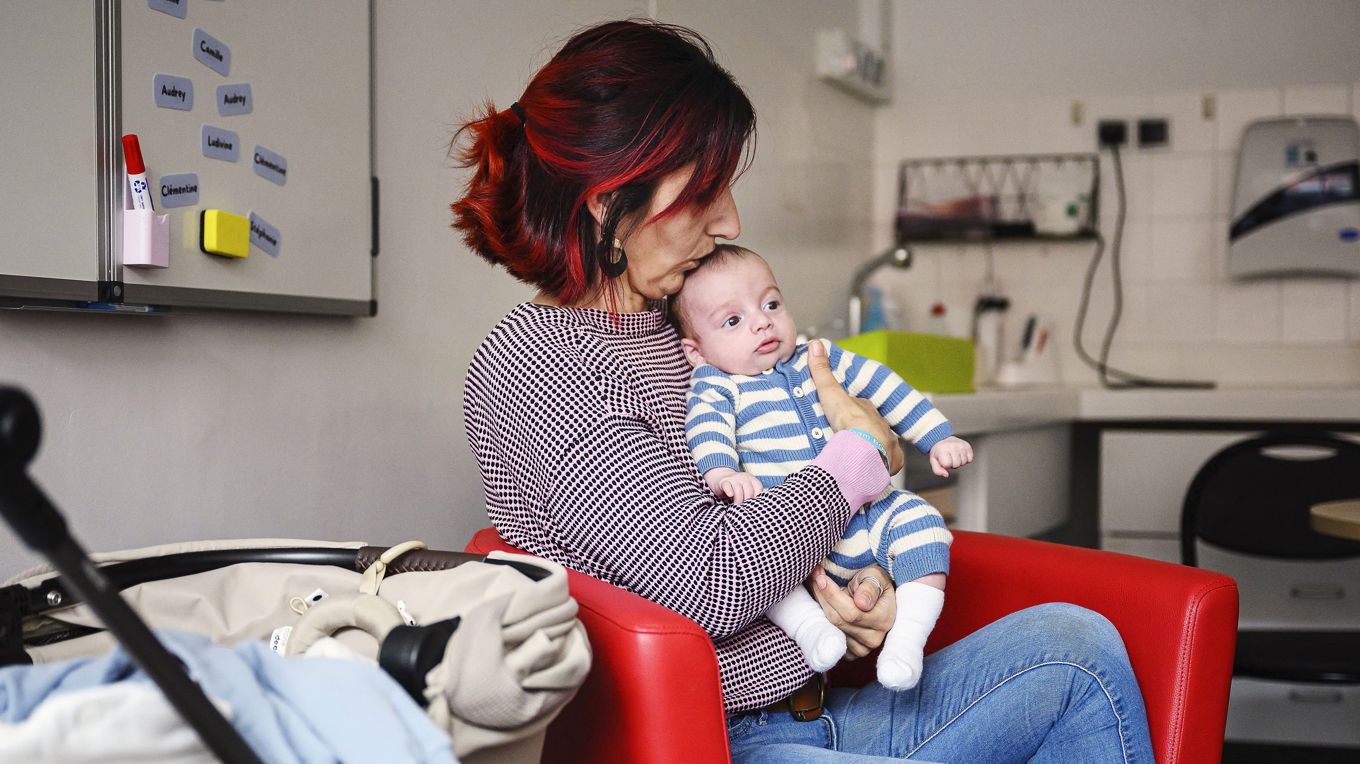 En forskningsstudie fann att när mödrar senarelade barnafödandet fick de barn som var längre, hade bättre betyg och skaffade högre utbildning. Foto: Lionel Bonaventure/AFP/Getty Images