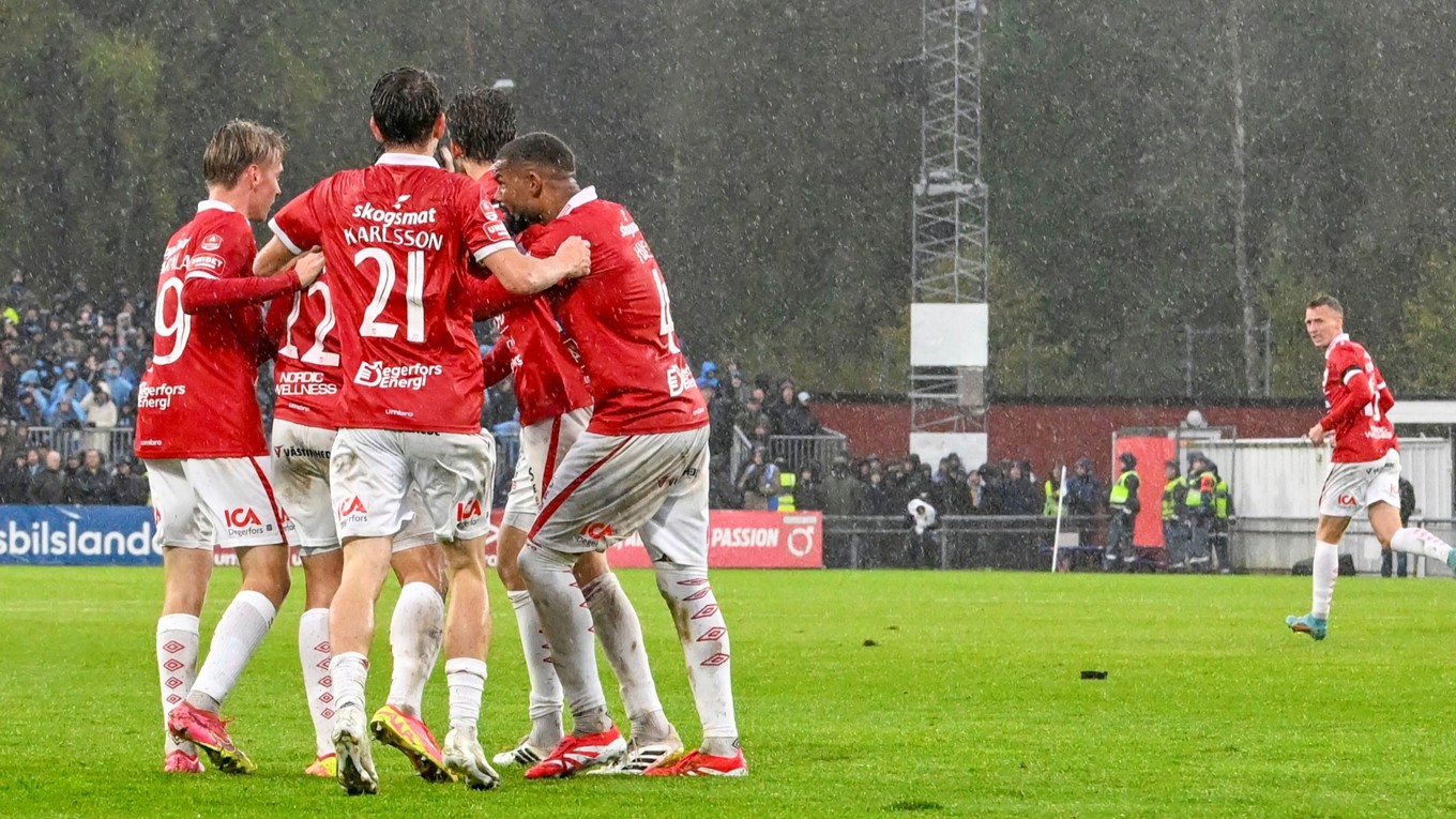 Får Degerfors jubla även efter allsvenskans sista match där de möter Brommapojkarna? Seger och kontraktet kan vara klart. Foto: Tommy Pedersen/TT