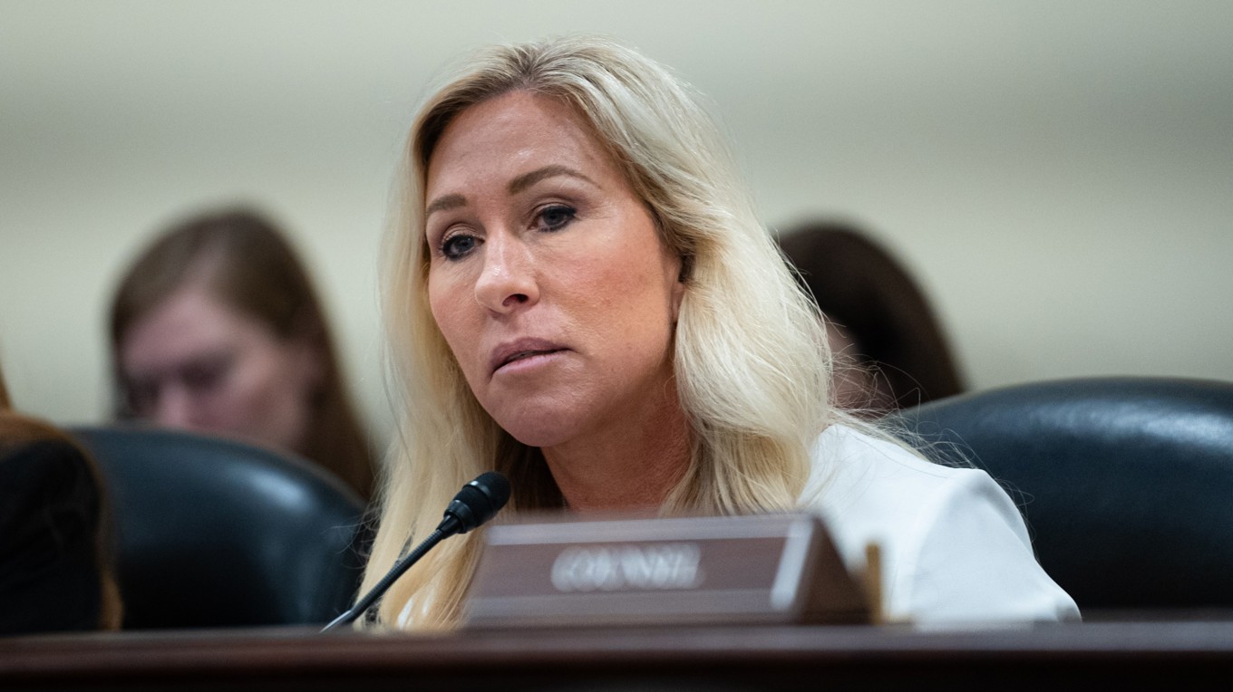 Marjorie Taylor Greene, republikansk ledamot av representanthuset, lämnar den amerikanska kongressen i januari. Foto: Madalina Vasiliu