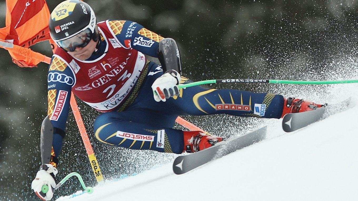 Monsén tävlar även i Super-G, både för fartkänslan och för att disciplinen kräver god teknik i svängarna – något som också är viktigt i störtlopp. Foto: Gabriele Facciotti/AP