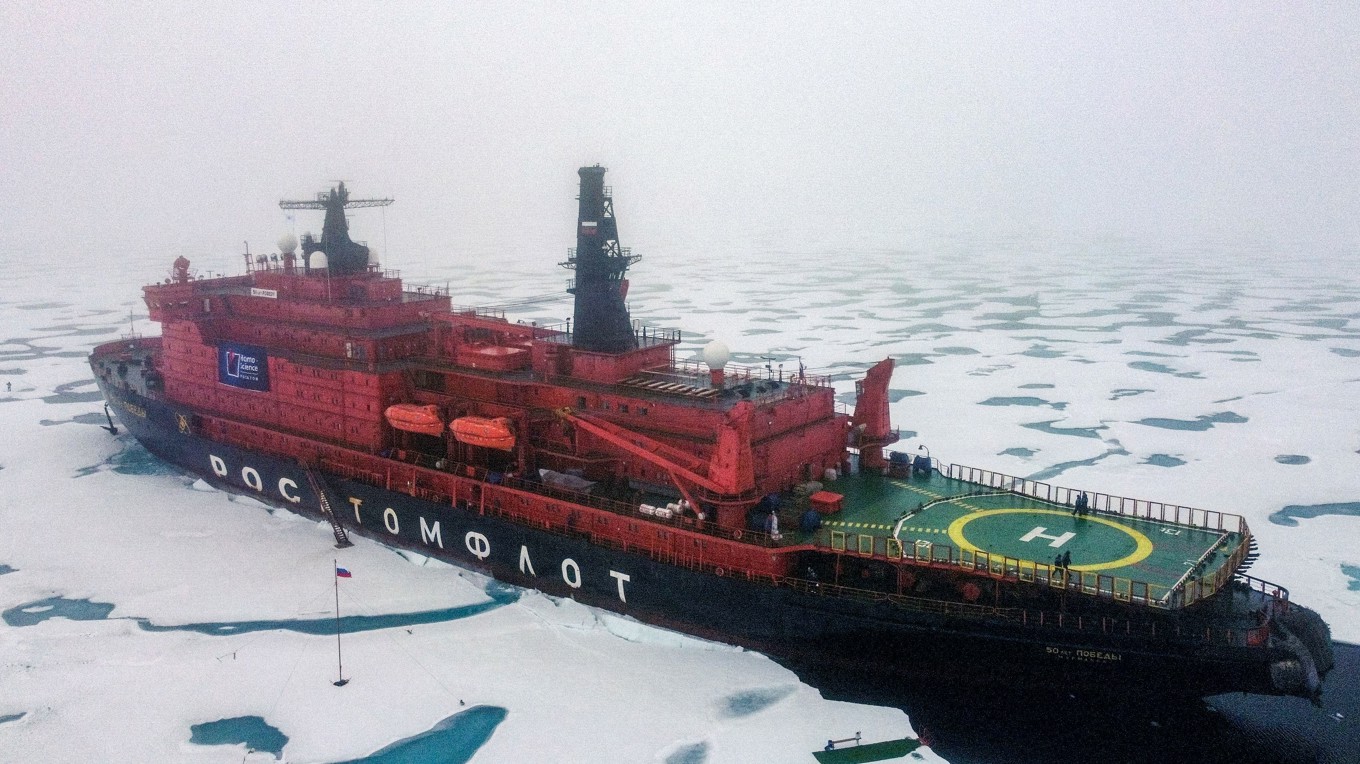 En rysk isbrytare i närheten av Nordpolen. Ryssland är för närvarande det enda landet som tillverkar atomdrivna isbrytare. Foto: Ekaterina Anisimova/AFP via Getty Images