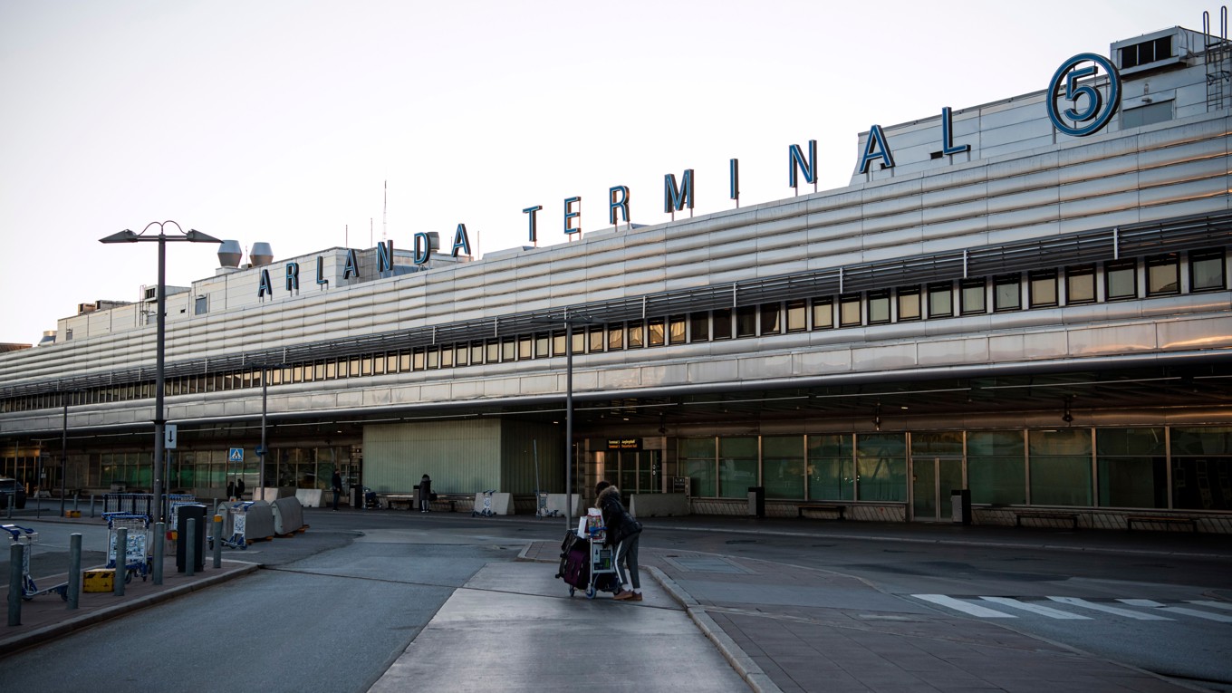 Polisen har ökat närvaron på Arlanda för att hindra att barn förs utomlands. Foto: Jonathan Näckstrand/AFP via Getty Images