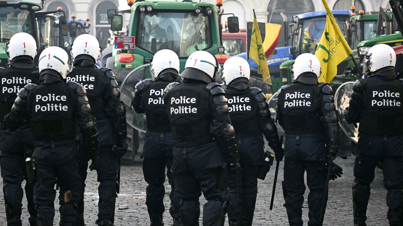 EU:s interna spänningar märks särskilt bland pressade bönder.
Foto: Nicolas Tucat/AFP via Getty Images